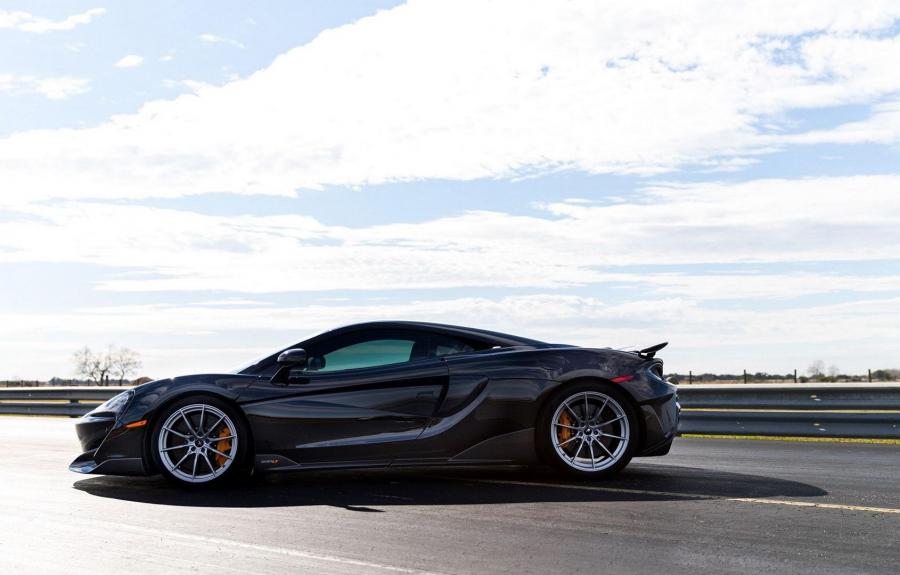  McLaren 600LT HPE1000 by Hennessey 2019 года  (фото 9 из 34)